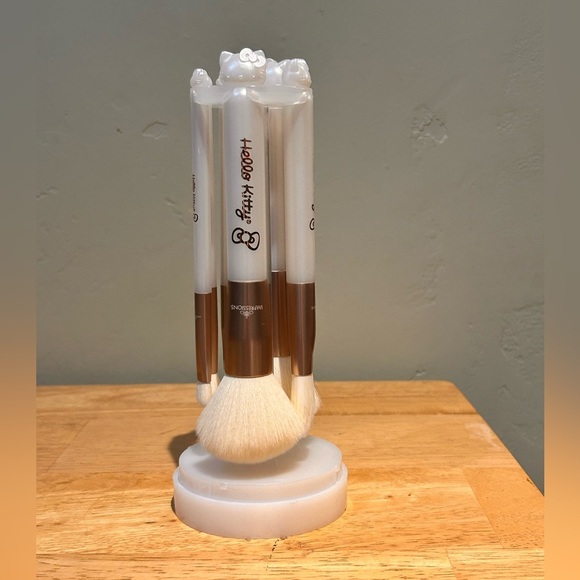 IMPRESSIONS for HELLO KITTY “Kawaii Icon” Bell Jar Makeup Brush Set. Brand New. - Picture 3 of 11